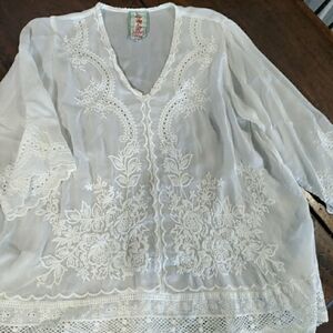 Johnny Was White Cotton Eyelet Embroidered Blouse Pullover